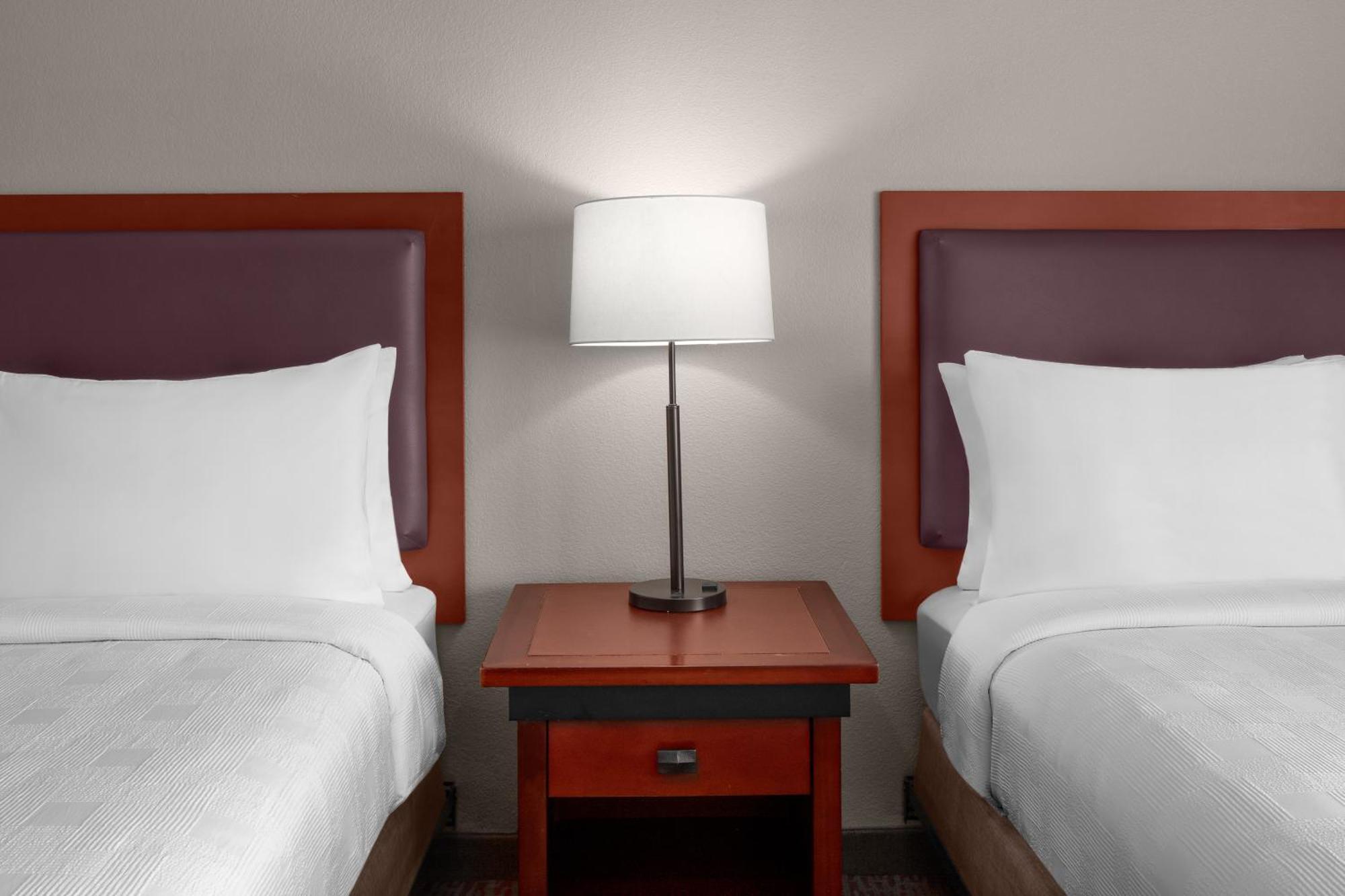 Larkspur Landing Extended Stay Suites Roseville Exterior photo